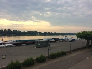 Direkt am Rhein